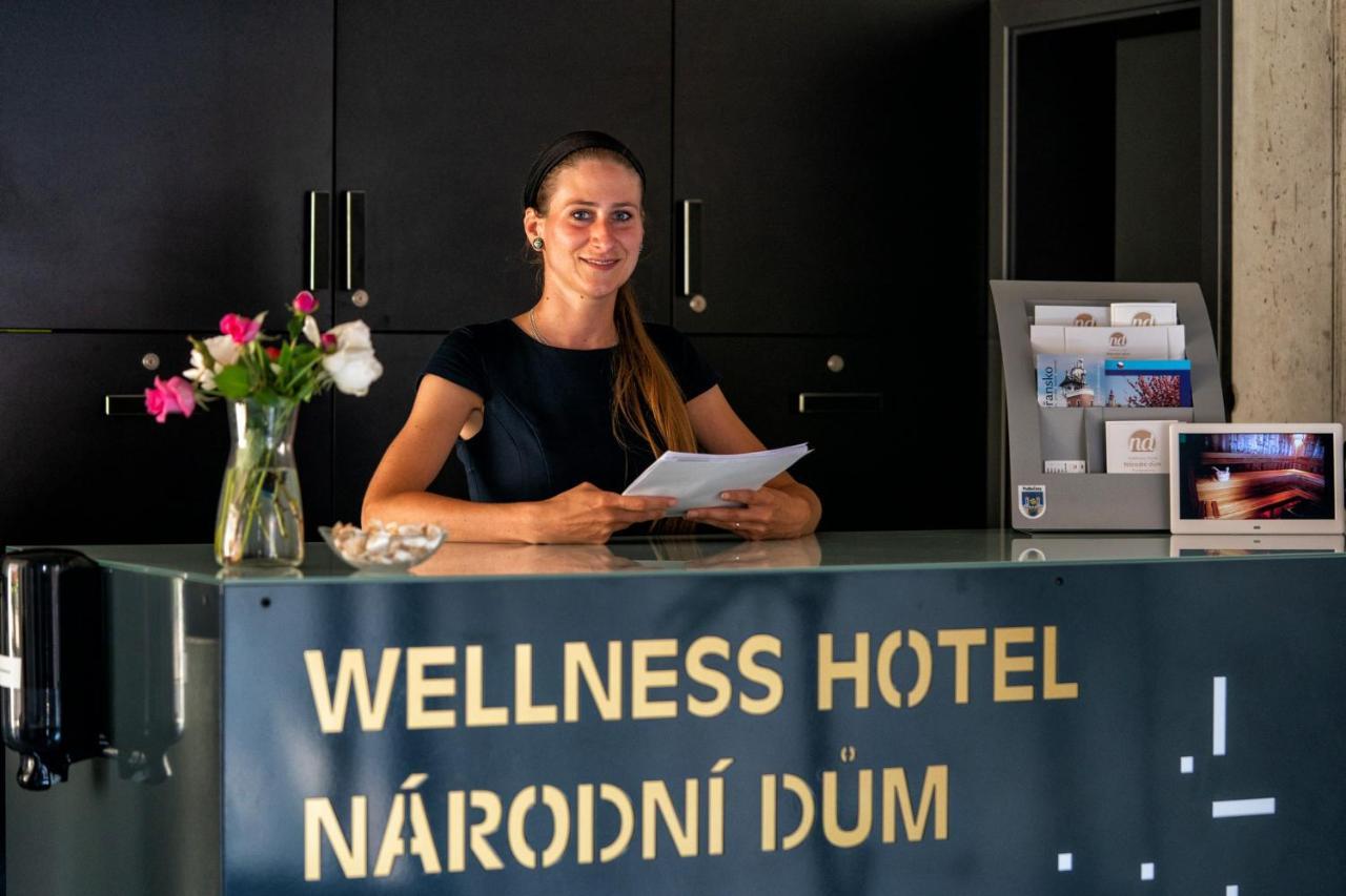 Narodni Dum Podborany Hotel Екстериор снимка