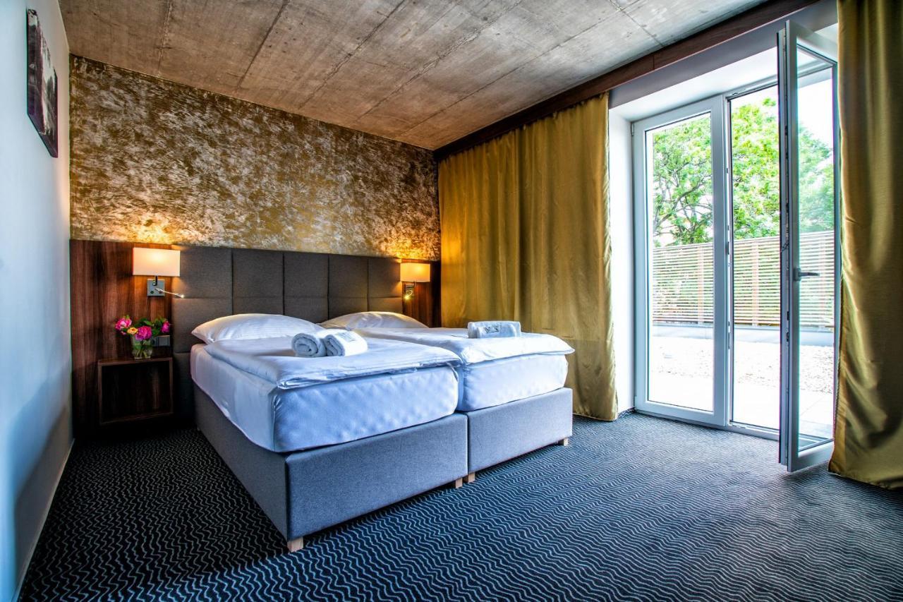 Narodni Dum Podborany Hotel Екстериор снимка