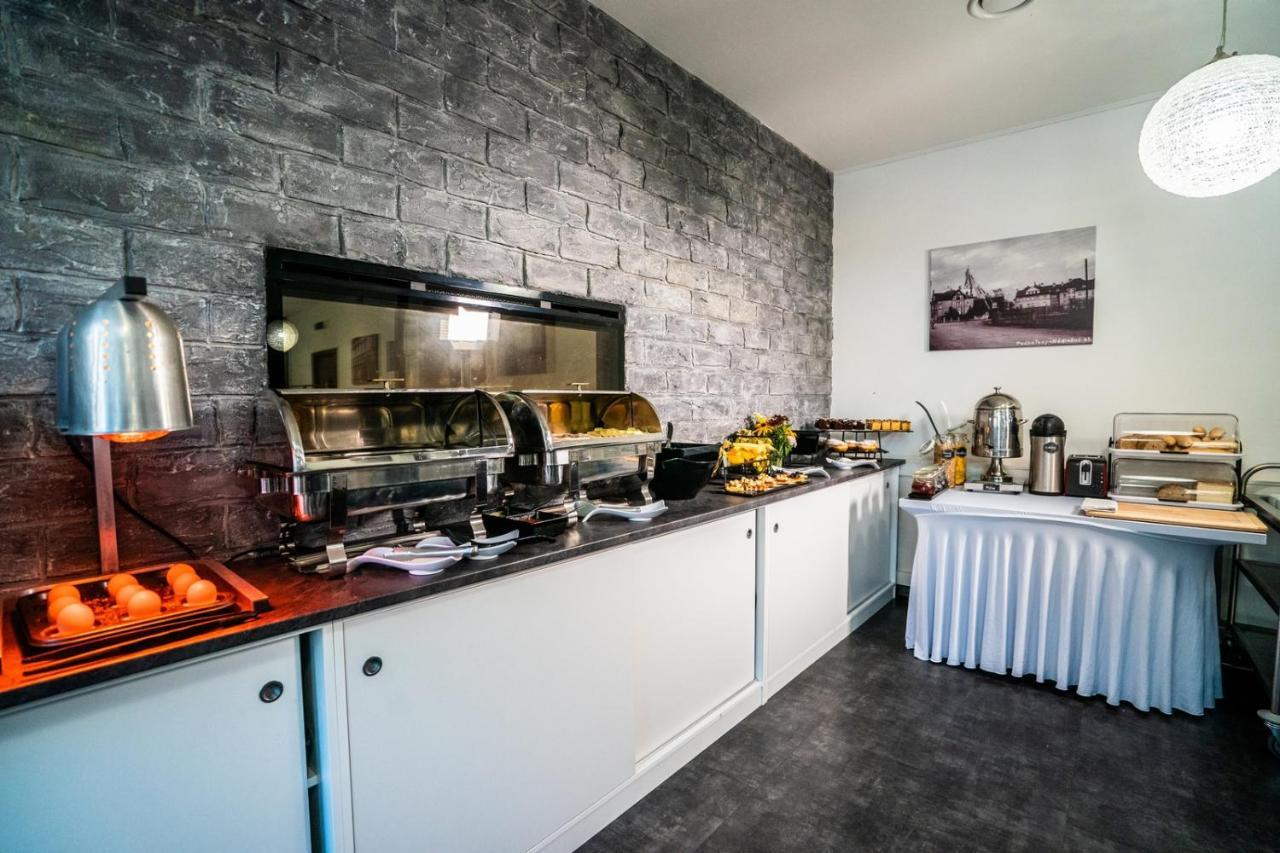 Narodni Dum Podborany Hotel Екстериор снимка
