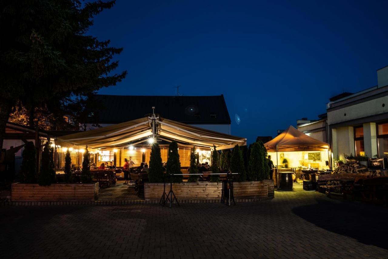 Narodni Dum Podborany Hotel Екстериор снимка
