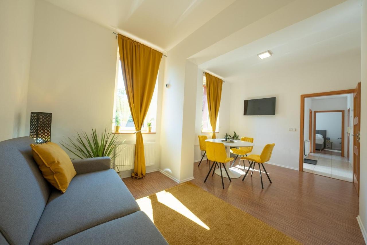 Narodni Dum Podborany Hotel Екстериор снимка