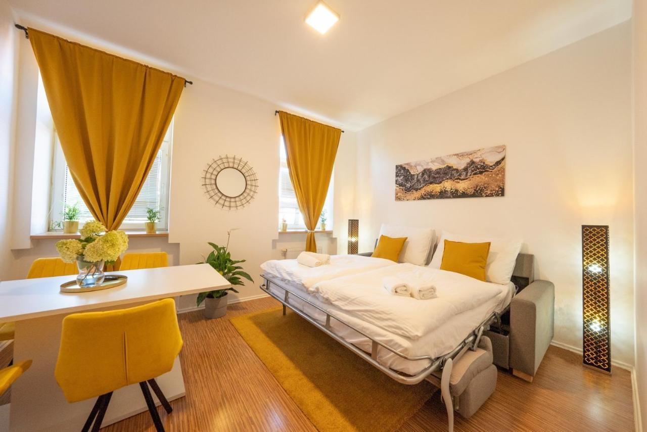 Narodni Dum Podborany Hotel Екстериор снимка