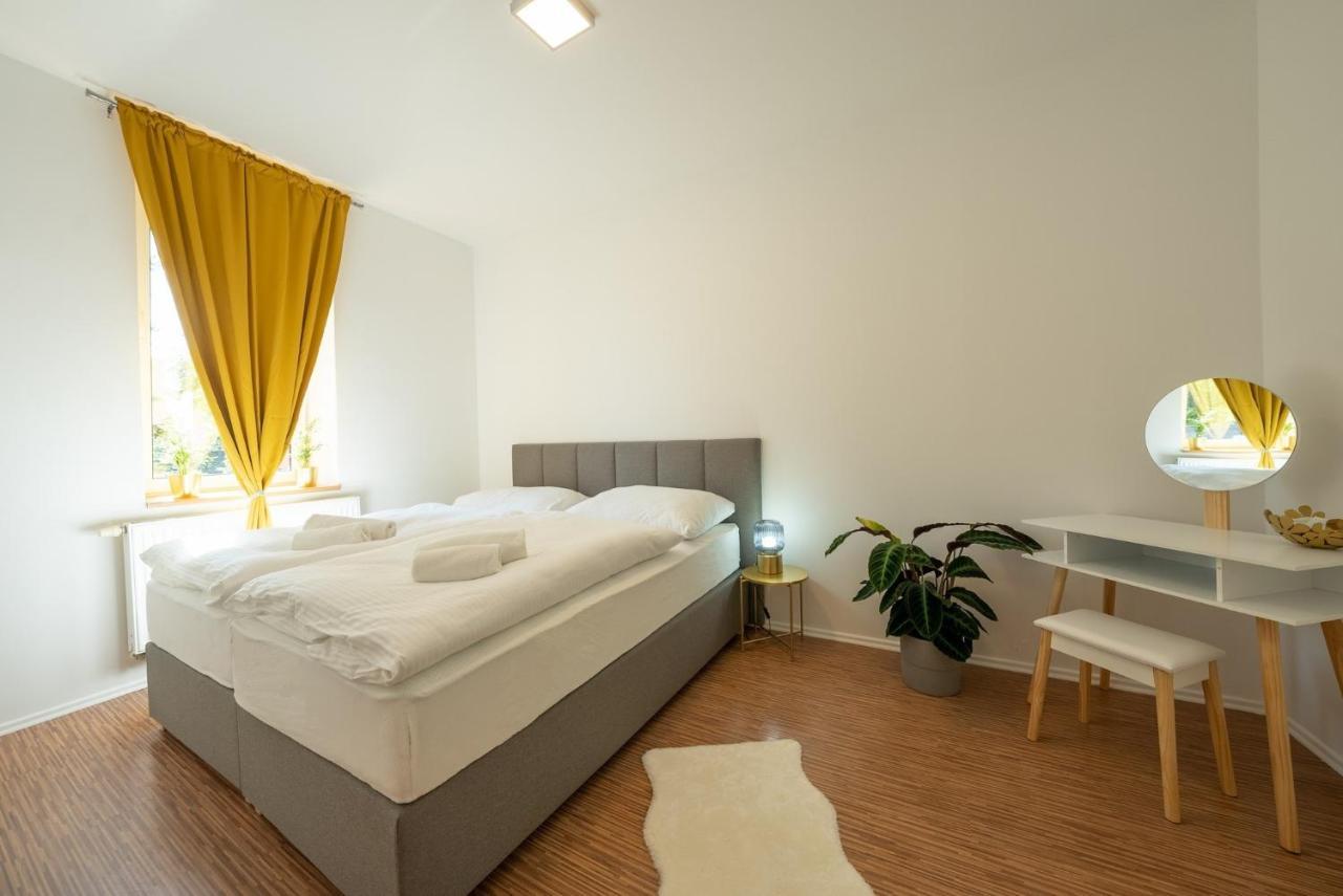 Narodni Dum Podborany Hotel Екстериор снимка