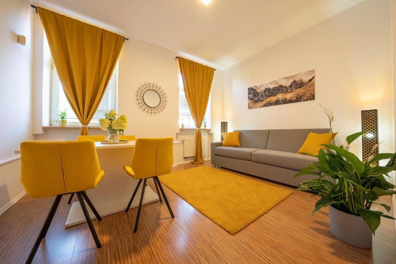 Narodni Dum Podborany Hotel Екстериор снимка
