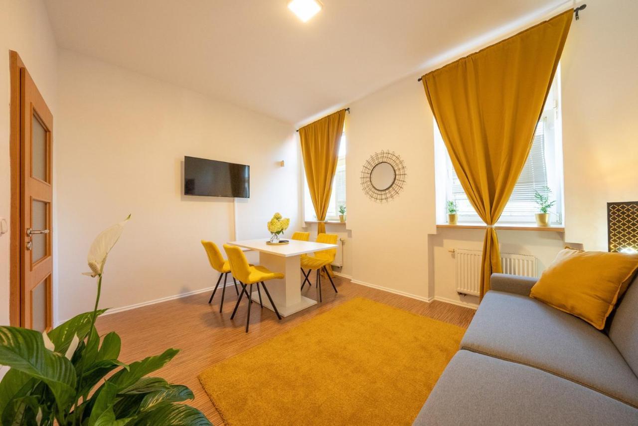 Narodni Dum Podborany Hotel Екстериор снимка