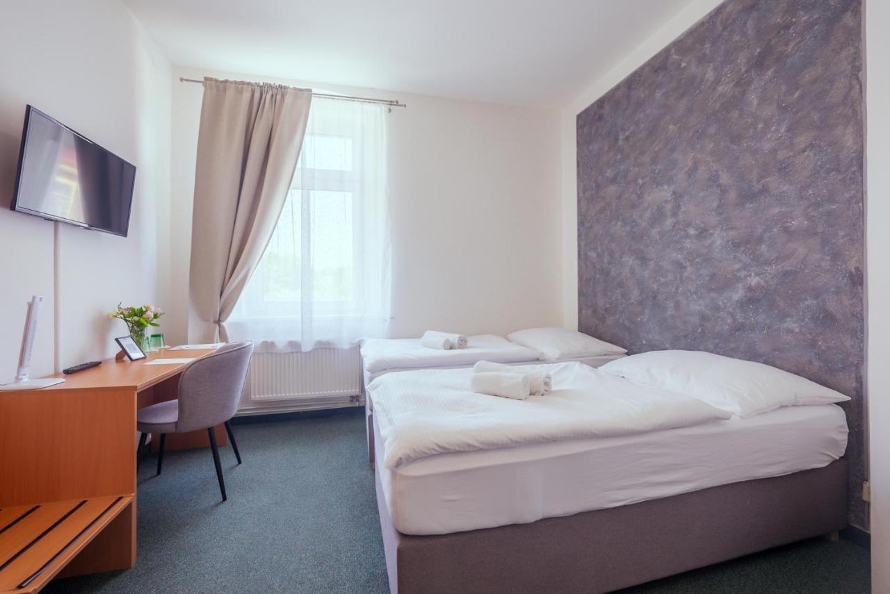 Narodni Dum Podborany Hotel Екстериор снимка
