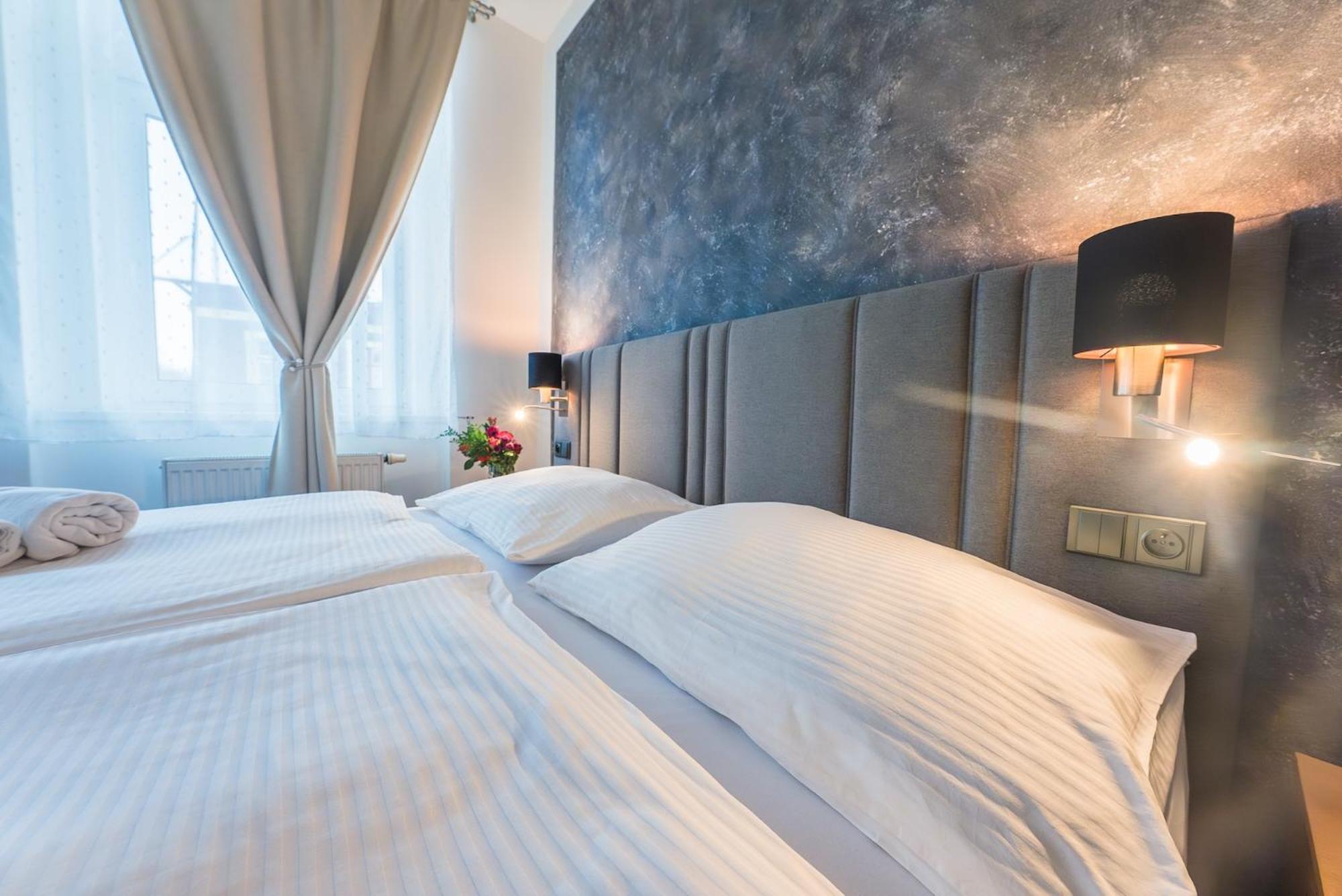 Narodni Dum Podborany Hotel Екстериор снимка