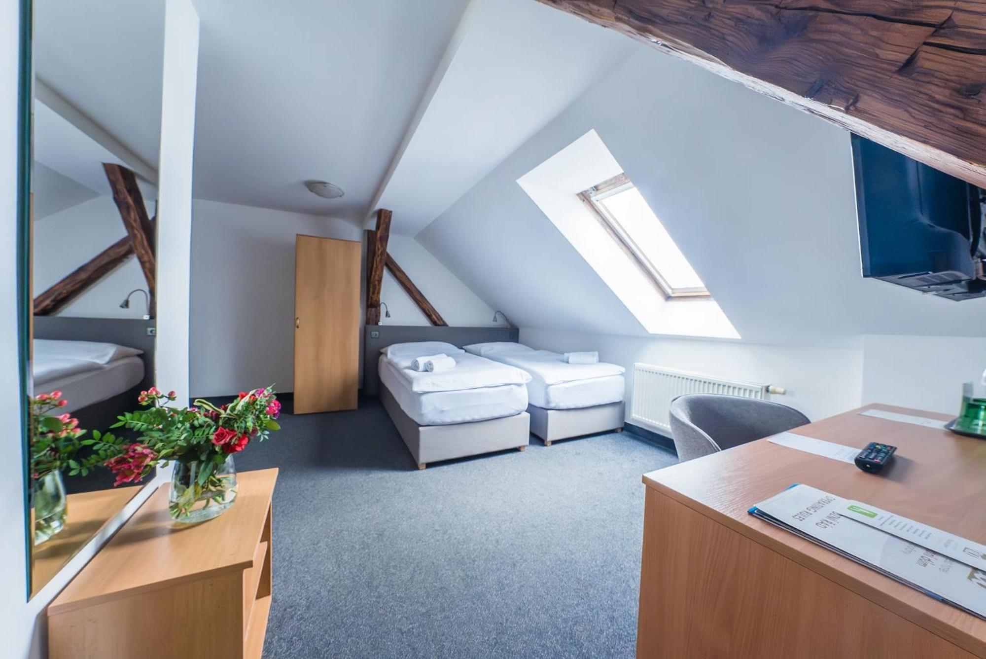 Narodni Dum Podborany Hotel Екстериор снимка