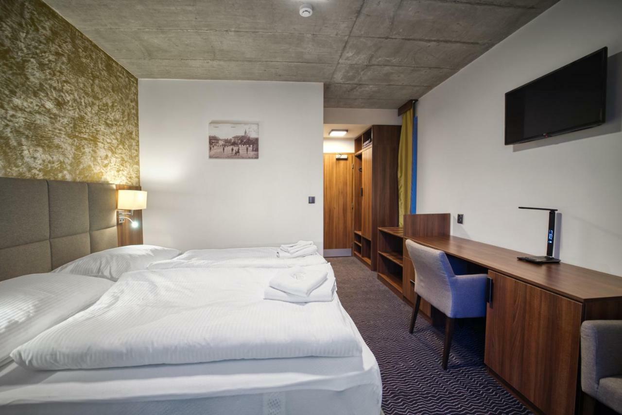 Narodni Dum Podborany Hotel Екстериор снимка