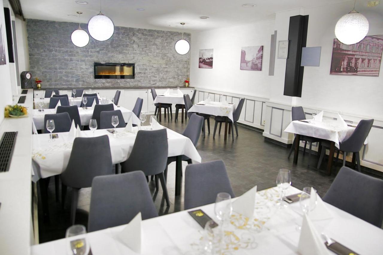 Narodni Dum Podborany Hotel Екстериор снимка